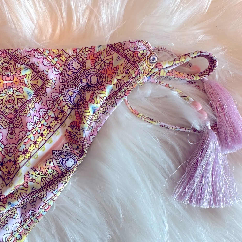 NEW• Victoria’s Secret Bohemian Pastel Paisley Cheeky Ruched Bikini• L - Picture 7 of 16